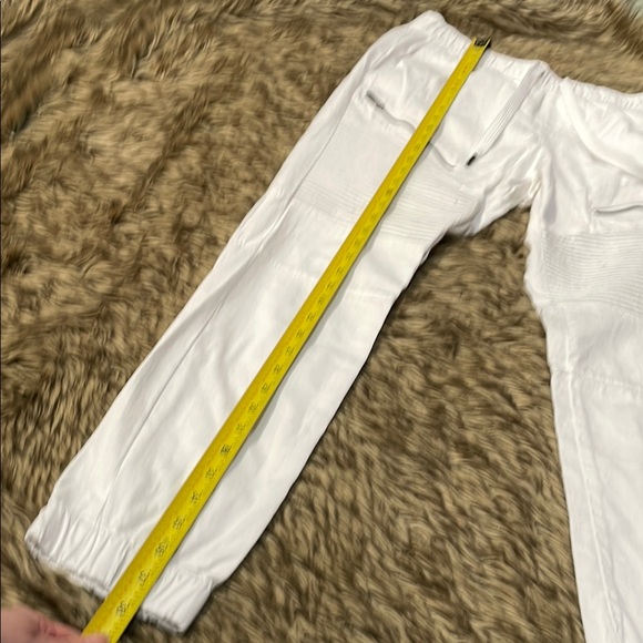 White Motopants with Lightweight Fabric - Picture 5 of 8